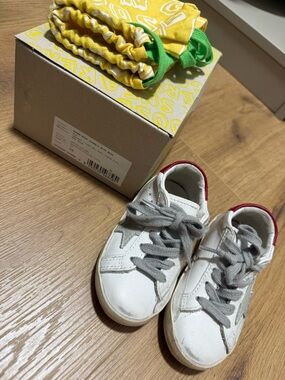 Toddler golden goose 22 like new